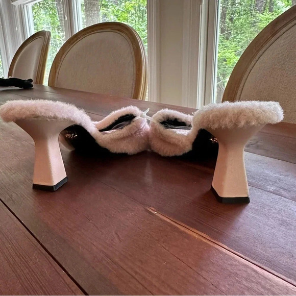 Versace La Medusa Shearling Sandals - Picture 10 of 10